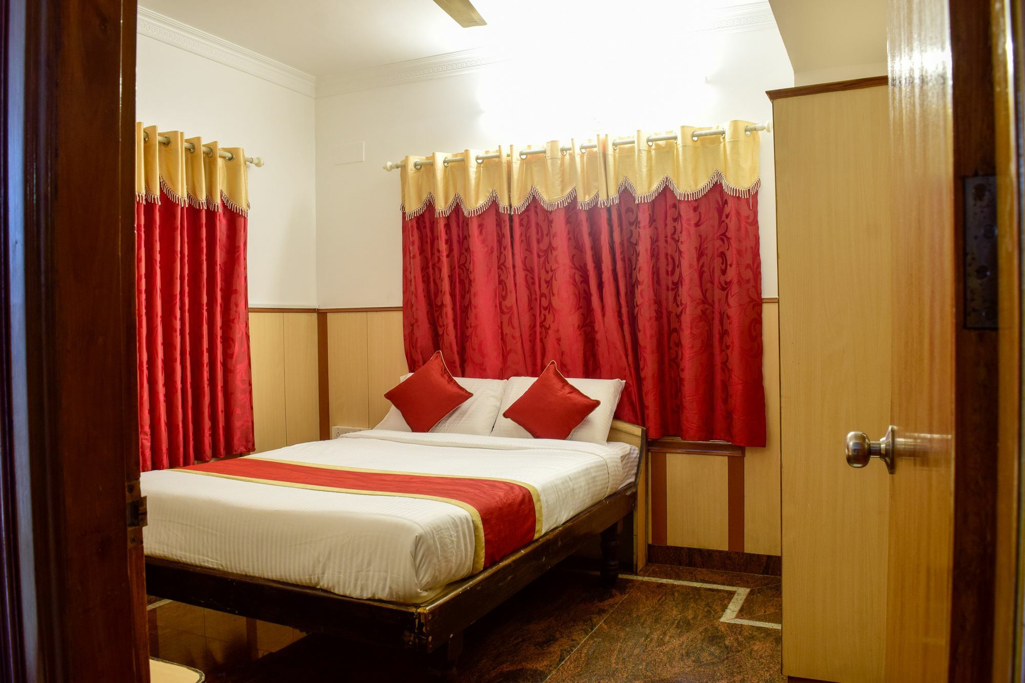 Fabhotel Shivaals Residency - Rajajinagar Bangalore Exteriör bild